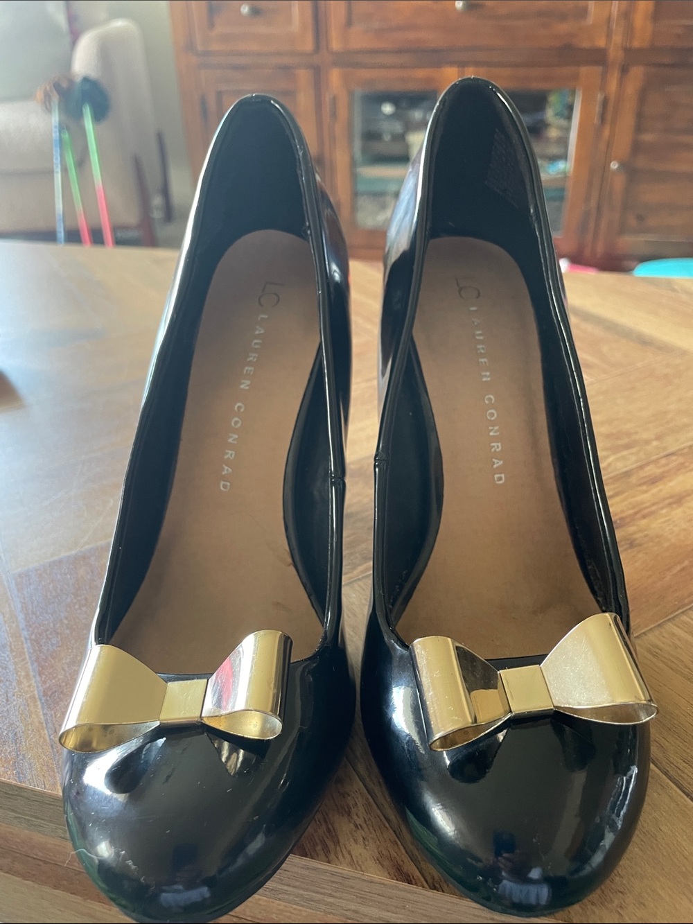 LC Lauren Conrad Black Patent Heels with Gold Bow Accent Never worn